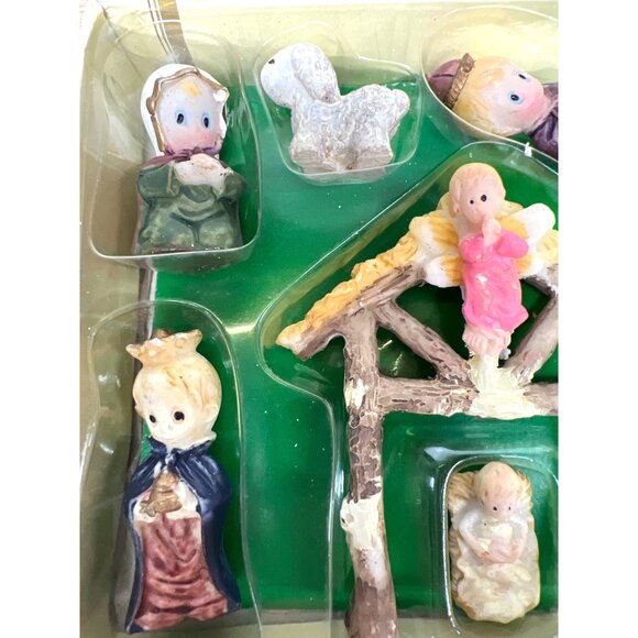 Vintage Mini Porcelain Nativity Figurine Set 8-Piece Christmas Decoration - Picture 2 of 4